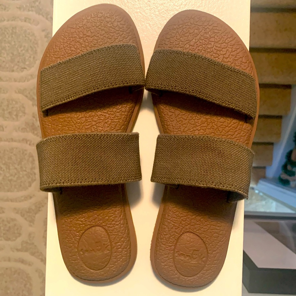 Women’s Sanuk sandals
